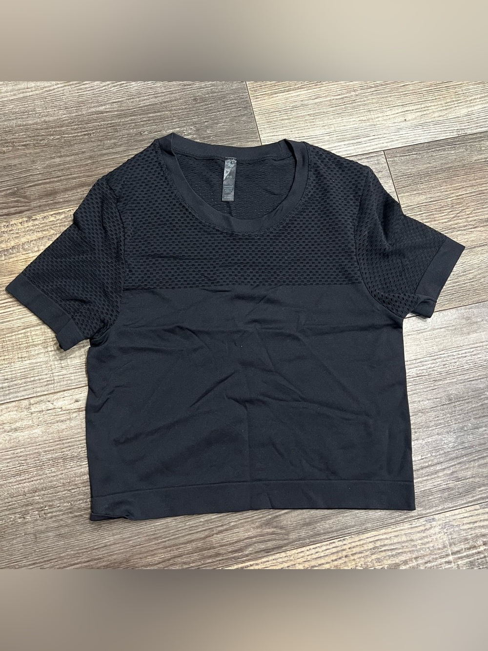Kyodan Black Seamless Mesh Short Sleeve Workout Top size S/p Athletic